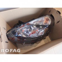Reflektor przedni Renault...